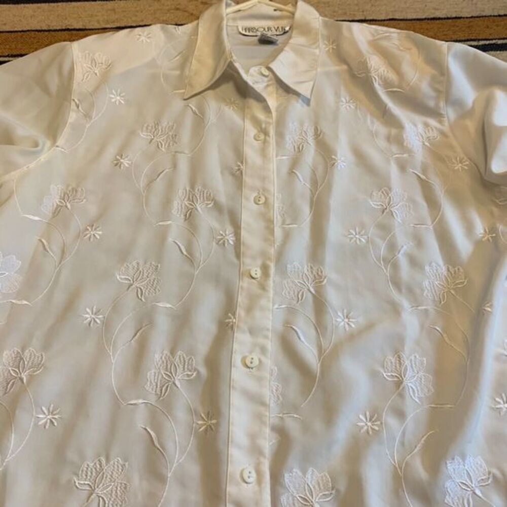 Vintage‎ White Button Down Top Embroidered Front Floral Flowy Satin Plus Size 2X